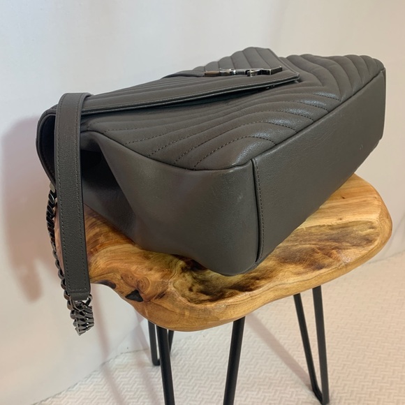 ♥️SOLD♥️ YSL Quilted Leather Large College Bag - Picture 12 of 16